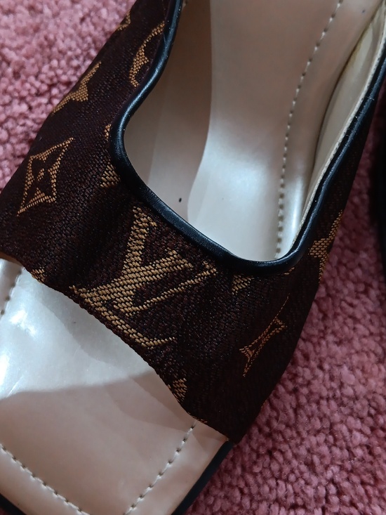 MONOGRAM WEDGES - Picture 8 of 8